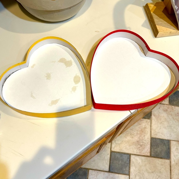 NESTLE TURTLES RED HEART EMBOSSED PADDED VALENTINE CHOCOLATE BOX CONTAINER 10.25 - Picture 5 of 7